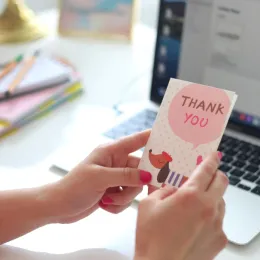 Ideas creativas para invitaciones a fiestas hechas por inteligencia artificial