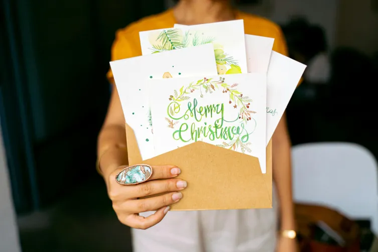 Top Tips for Creating Personalized Greeting Cards Online
