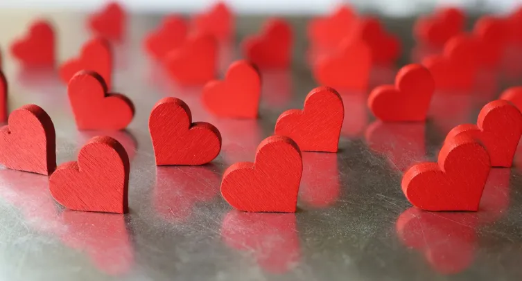 Романтичні сюрпризи на День святого Валентина, які вони ніколи не забудуть