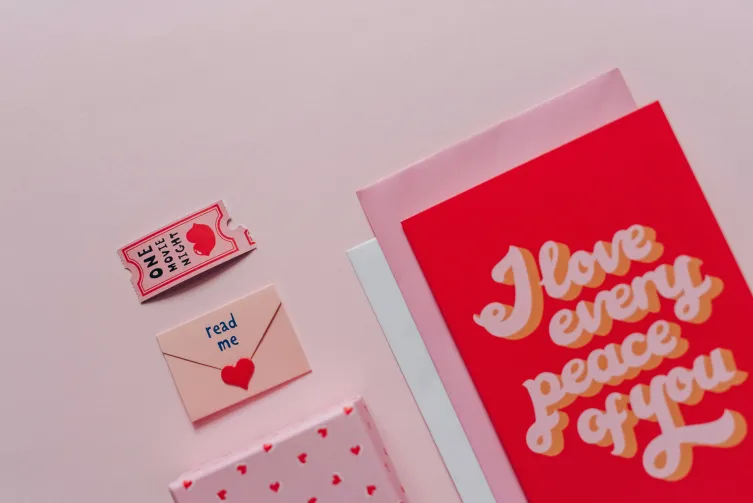 Ideas únicas de tarjetas de aniversario para cada pareja