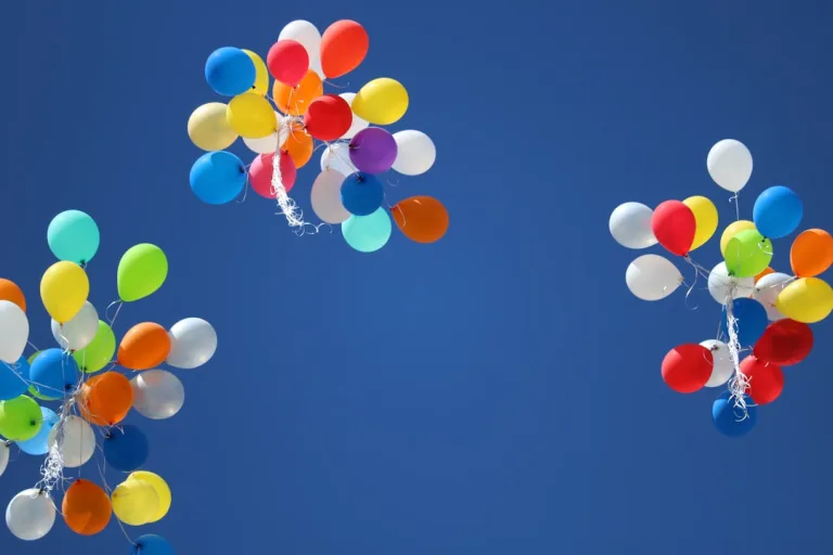 Celebrate milestones with heartfelt words: your guide to congratulatory messages