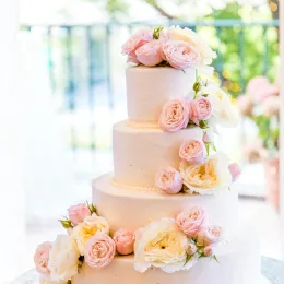 Creative ways to celebrate love with personalized wedding congratulations